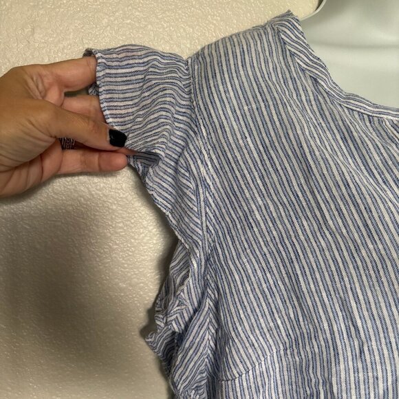 Pre-Loved Old Navy short sleeved blue and white striped sleeveless blouse - Picture 3 of 4